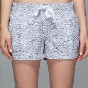 NWOT lululemon spring breakaway shorts